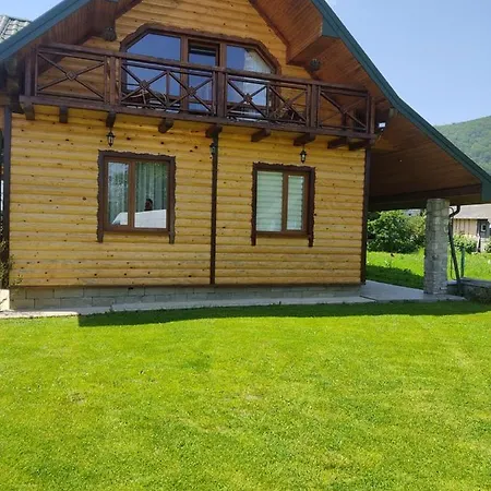 федорчуків гірська хатина 1 Šešory