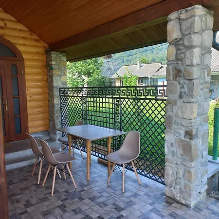 федорчуків гірська хатина 1 Šešory